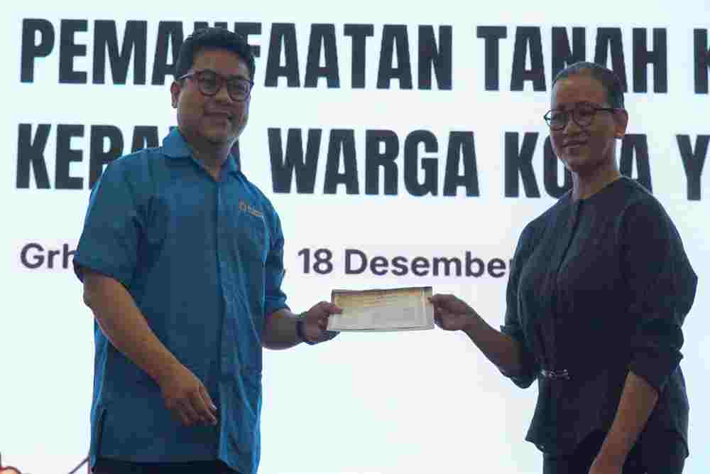 Kraton Serahkan Serat Kekancingan ke 250 Warga Jogja