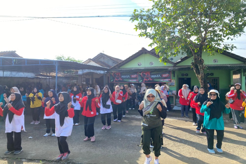 Ratusan Warga Pleret Ikuti Jalan Sehat Sambut Hari Ibu