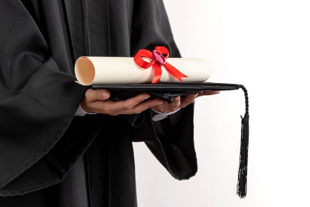 Kasus Ijazah Palsu, DPR Minta KPU Evaluasi Verifikasi Calon