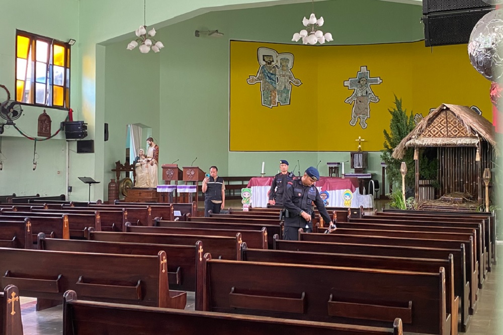 Jelang Natal, Tim Jibom Sterilisasi Gereja di Sleman