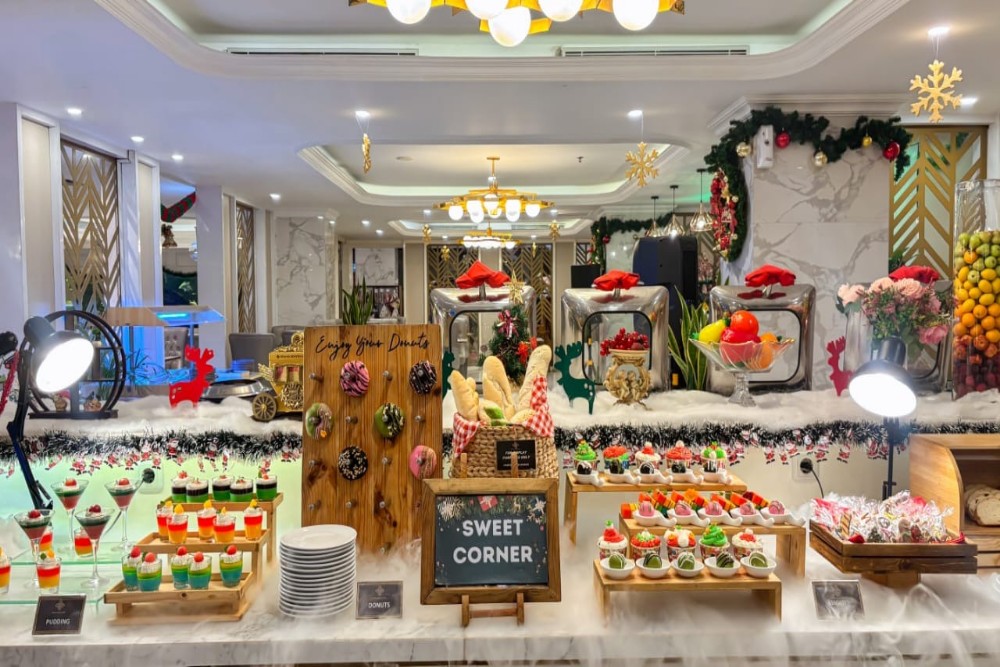 Christmas Dinner White Snowland Grand Senyum Hotel Berlangsung Meriah