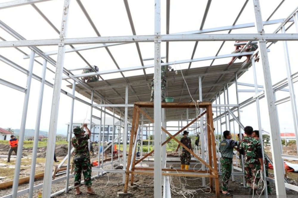 BNPB Terapkan Pola Kerja 18 Jam Percepat Huntara di Sumatera