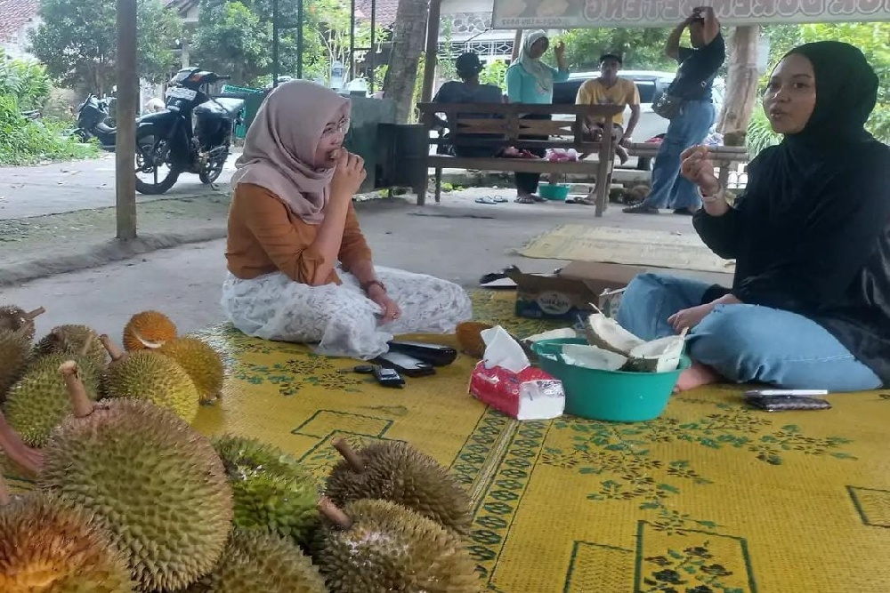 Musim Durian Jatinom Klaten Ramai Diserbu Pemburu Saat Libur Nataru