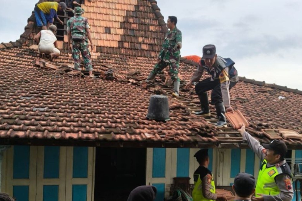 Puluhan Rumah Rusak, Polisi Tangani Dampak Puting Beliung Pati