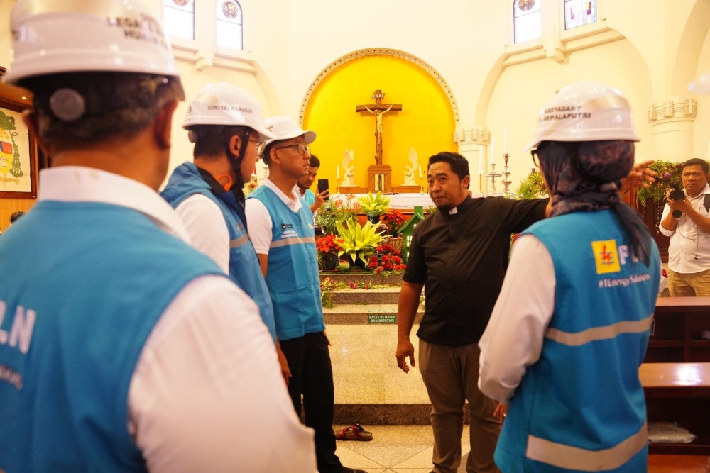 Pastikan Kelistrikan Andal, Dirut PLN Tinjau Gereja Katedral Semarang