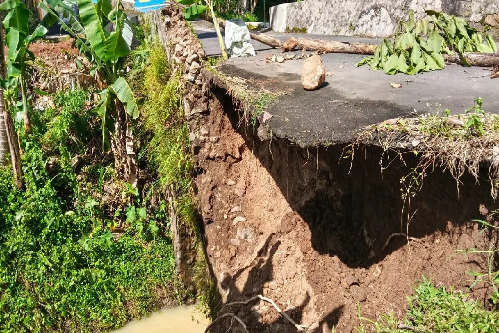 Fondasi Jembatan di Jumantono Longsor, Akses Roda Empat Ditutup