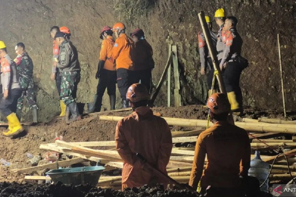 Empat Orang Tewas akibat Longsor Lokasi Proyek di Jatinangor