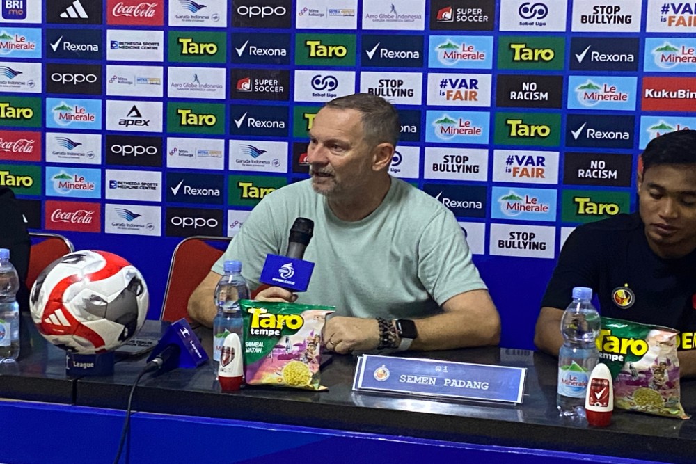 Pelatih Semen Padang Kritik Keras Wasit Seusai Kalah dari PSIM