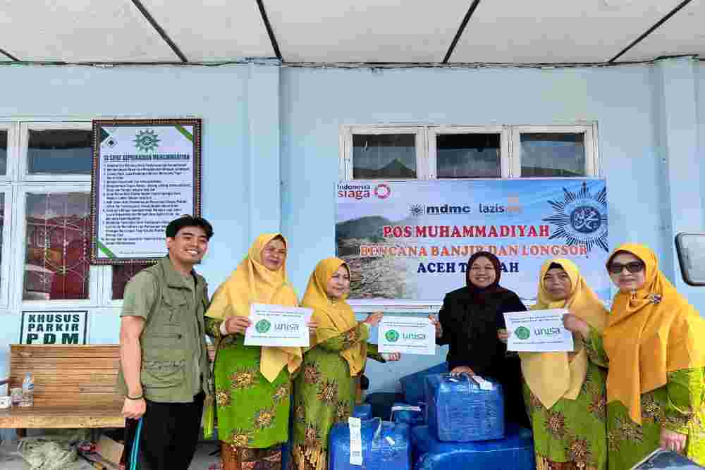 UNISA Yogyakarta Salurkan Bantuan Perlengkapan Ibadah