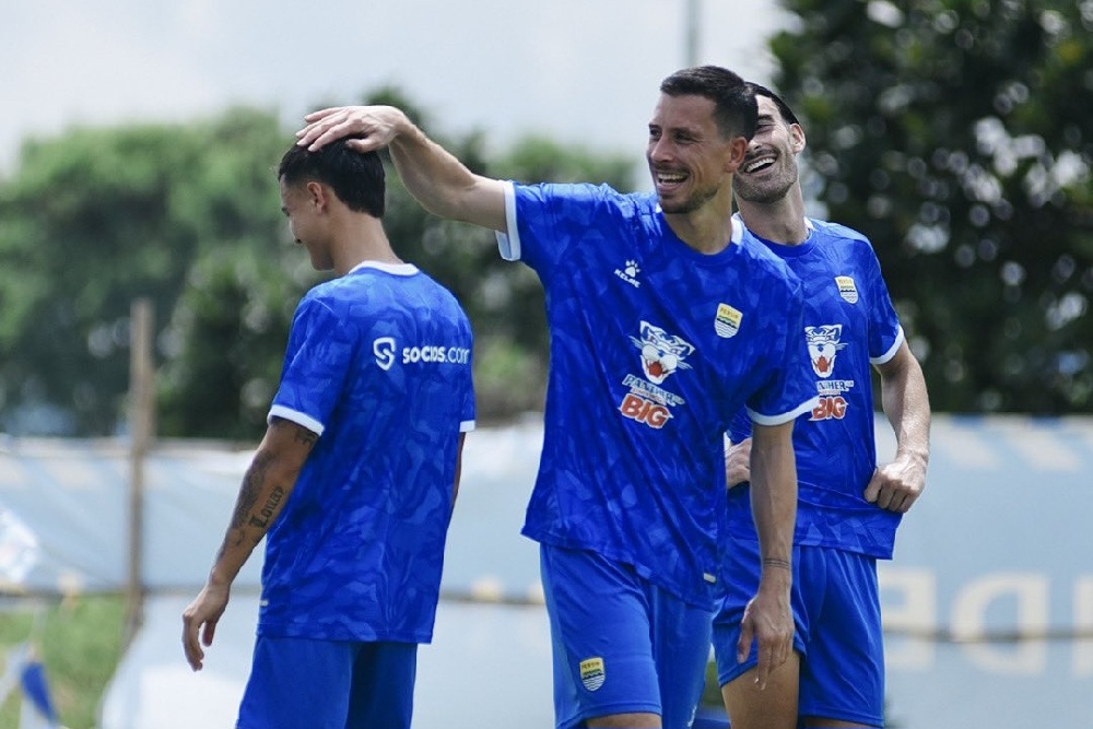 Thom Haye Antusias Sambut Laga Panas Persib vs Persija