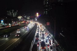 Arus Kendaraan di Jalan Tol Meningkat Jelang Libur Isra Mikraj