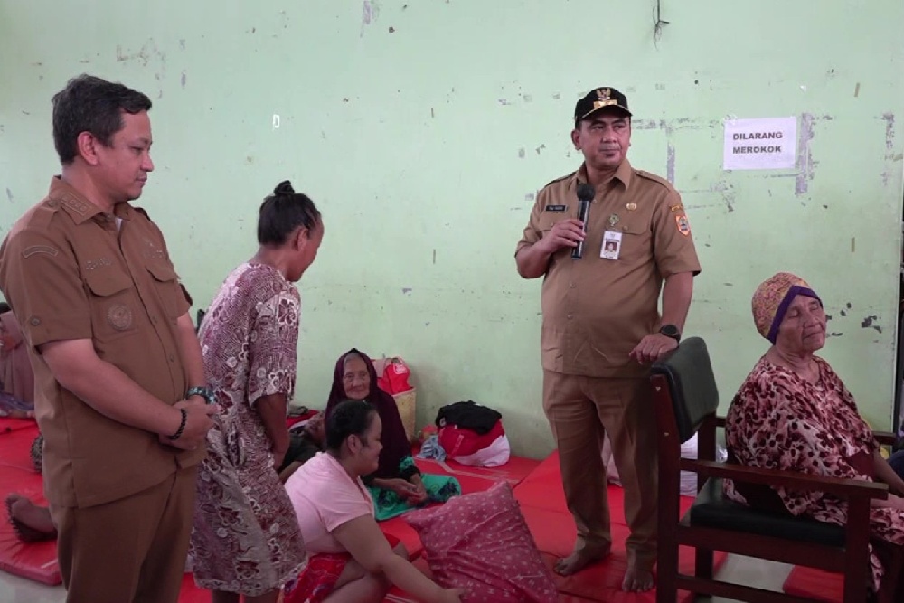 Wagub Jateng Taj Yasin Bantu Pendidikan Pengungsi Disabilitas