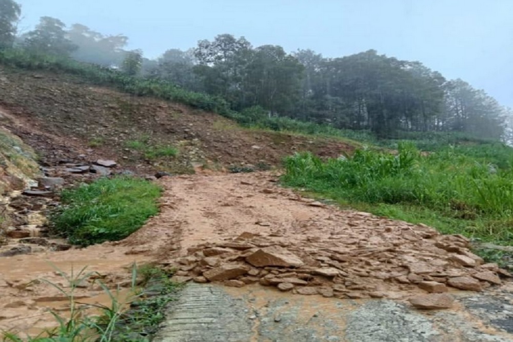 Hujan Deras Picu 30 Longsor Susulan di Bukit Gunung Beser Pekalongan