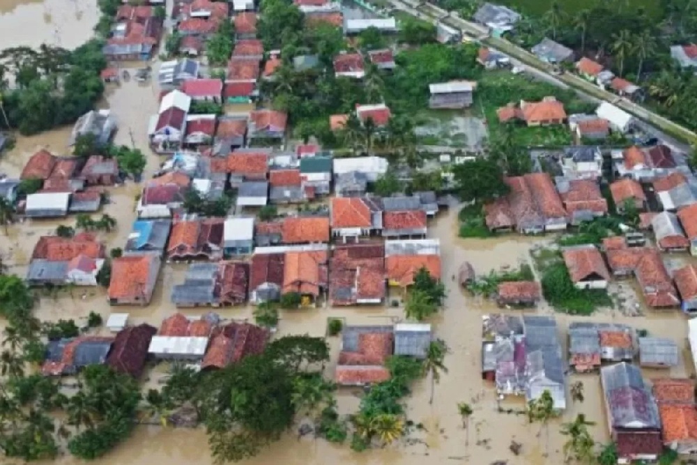 Banjir Karawang Meluas, Warga Bantaran Sungai Dievakuasi
