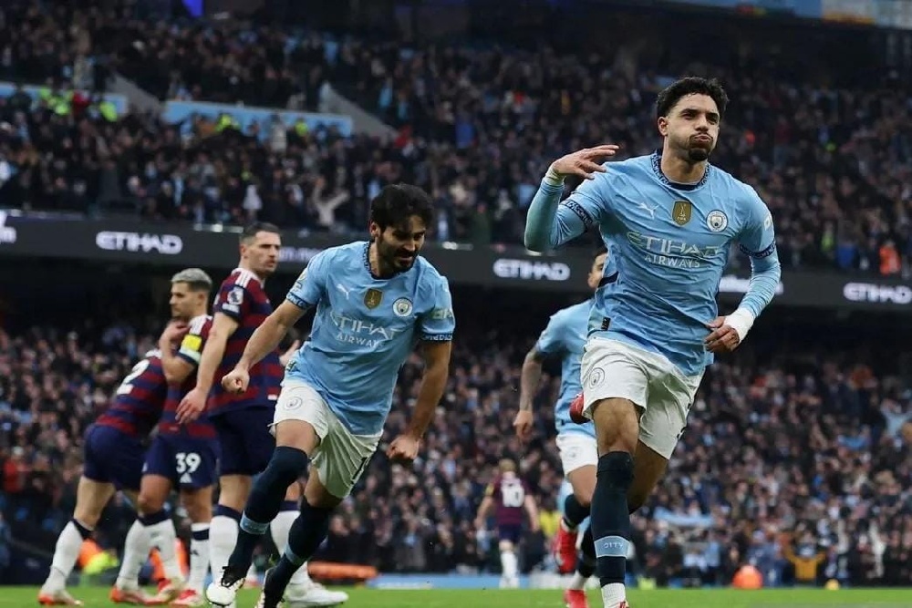 City Terus Memburu Arsenal, Drama 4 Gol Warnai Laga Tottenham