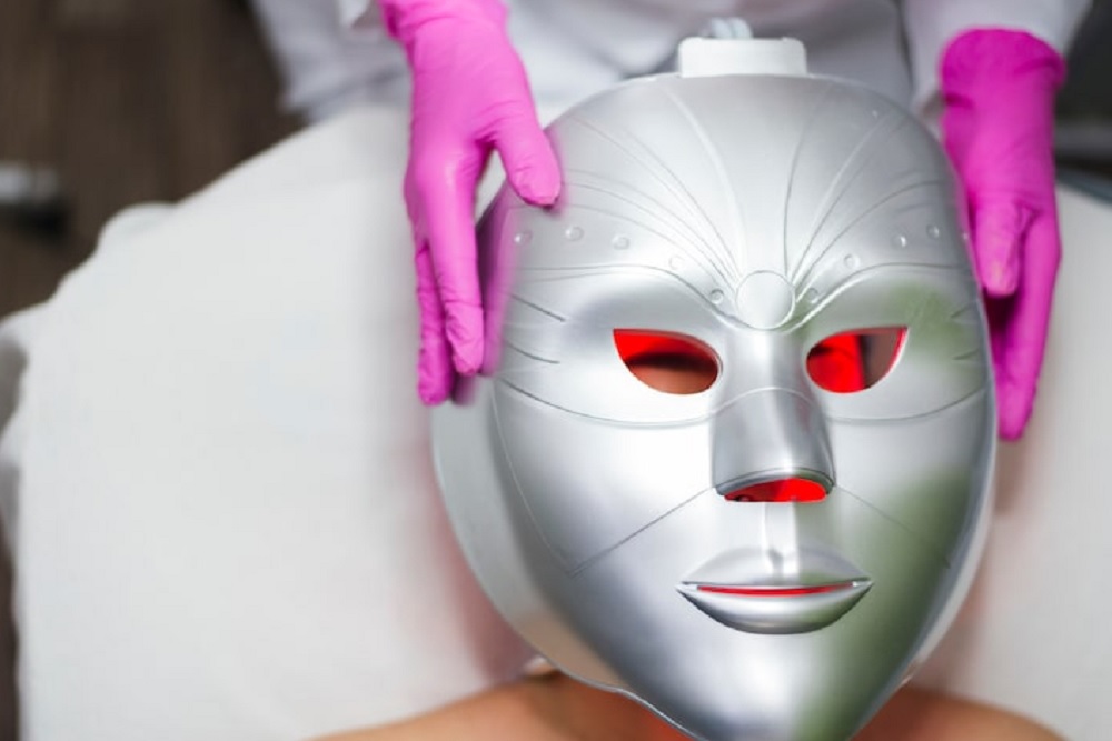 Masker Sinar Merah Populer, Efeknya pada Kerutan Dipertanyakan