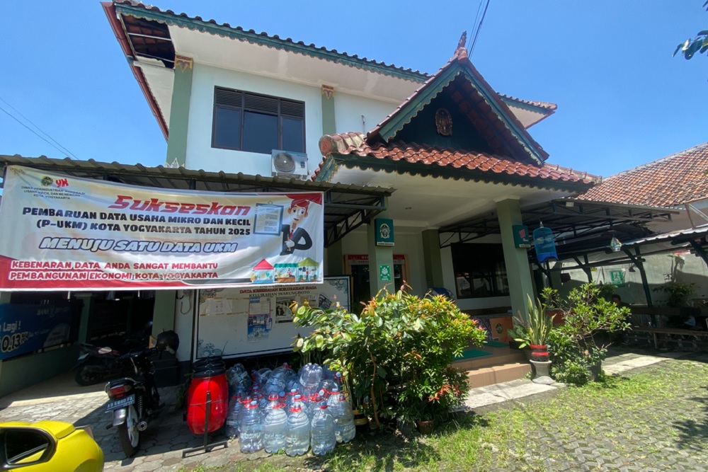 Galon Bekas dan Biopori Tekan Sampah Warungboto Jogja hingga 50 Persen