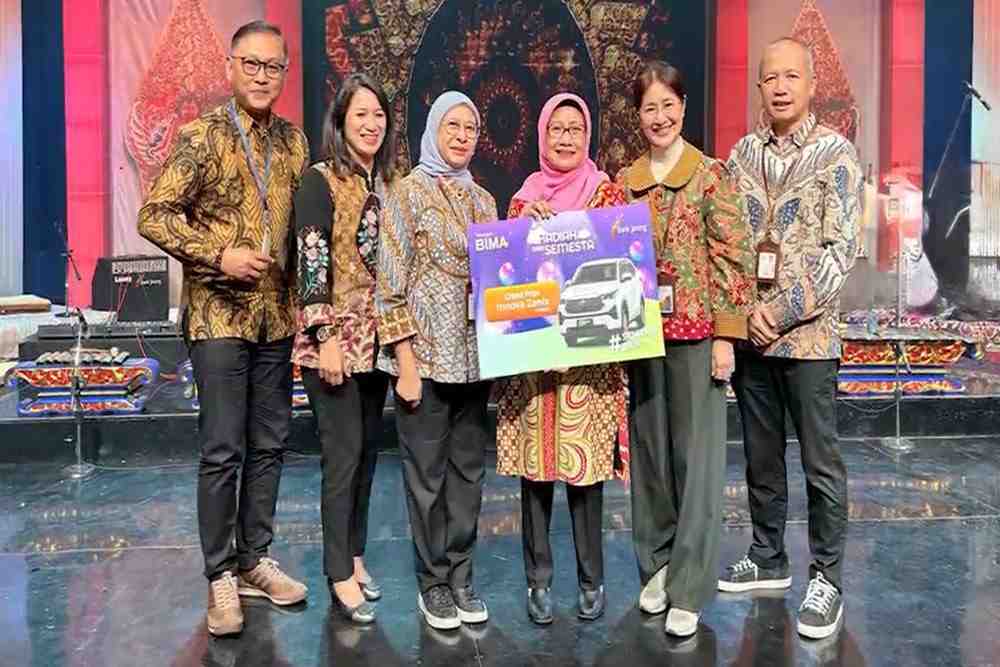 Nasabah Bank Jateng Bawa Pulang Innova Hybrid