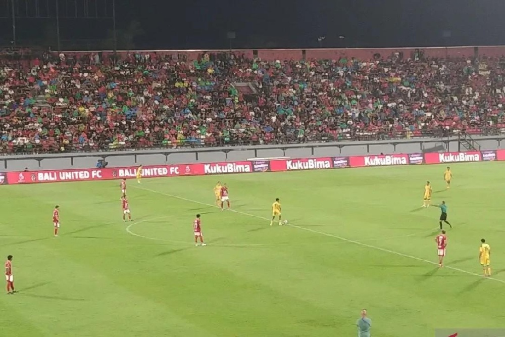 Persebaya Bungkam Bali United 3-1 di Stadion Dipta