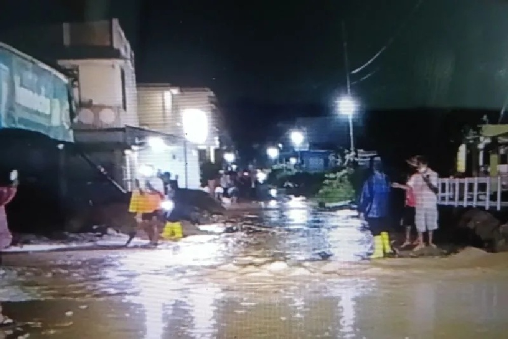 170 KK Mengungsi, Banjir dan Longsor Terjang Tanjung Raya Agam