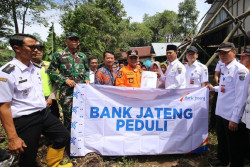 Peduli Bencana, Bank Jateng Beri Bantuan CSR di Bumijawa