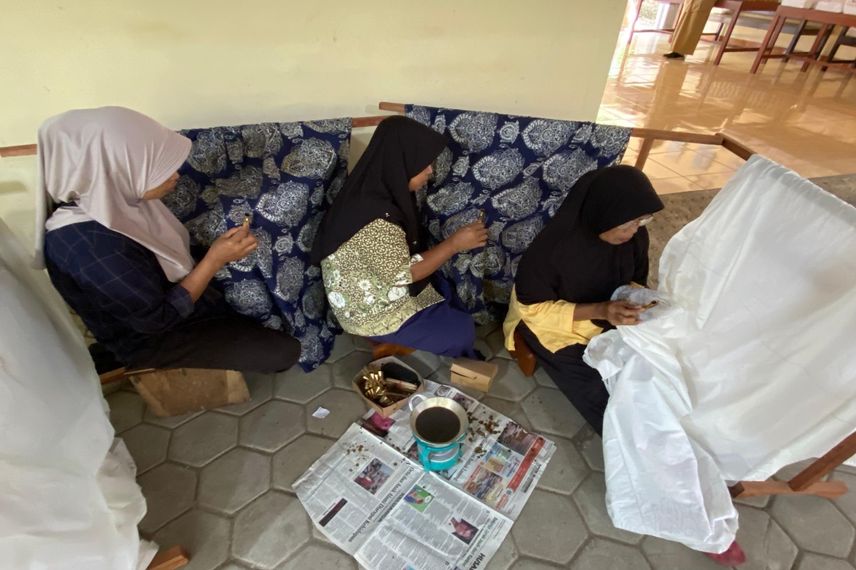Batik Gunting Bantul: Bertahan, Berdaya, dan Berharap Generasi Baru
