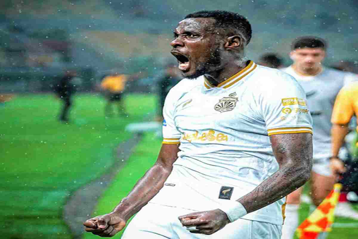 Disputa de “Volta” ou “Negra”, Doumbia garante que segue pelo caminho certo Disputa de “Volta” ou “Negra”, Doumbia garante que segue pelo caminho certo