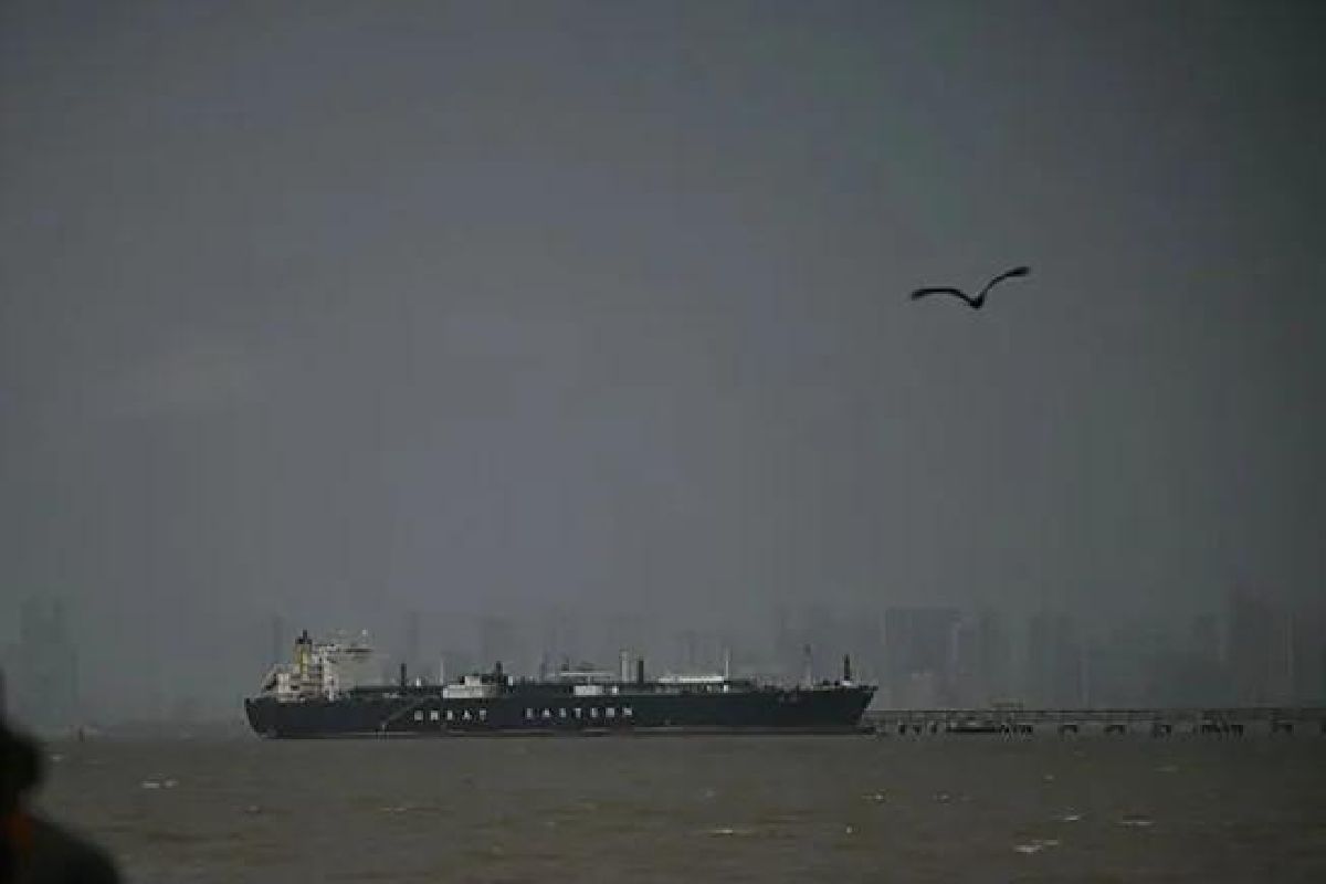 Selat Hormuz Memanas, Iran Buat Aturan Baru untuk Kapal, Wajib Izin!