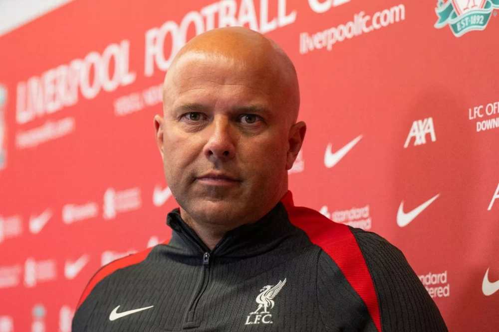 Liverpool Pecat Arne Slot usai Musim Tanpa Gelar, Iraola Mencuat