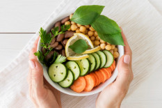 Kanker Usus Bisa Dicegah, Dokter Sarankan Rutin Makan Sayur dan Buah