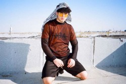 Inspiratif! Pemuda Asal Arab Perangi Stigma Terorisme dengan Fashion