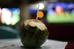 Air Kelapa, Tak Sesehat yang Anda Pikirkan