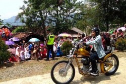 Tumben-Tumbenan Gibran Berang Jaket ala Dilan Jokowi Diejek