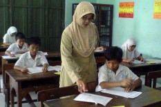 Guru Belum Bersertifikat Diberi Tambahan Penghasilan Rp250.000 per Bulan
