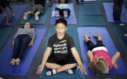 Melatih Konsentrasi Anak lewat Yoga
