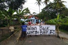 Geram dengan Pemerintah yang Ingkar Janji, Warga Kulonprogo Blokade Jalan