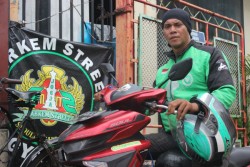 Tim Ngalong, Cara Driver Ojol Bantu Sesama