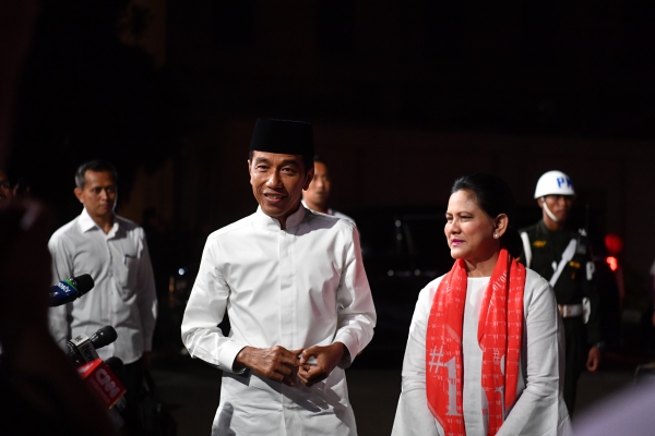 Kata Jokowi, Program Mekaar Punya 4,2 Nasabah. Benarkah?