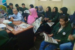 Mahasiswa Politeknik Indonusa Surakarta Kunjungi Kantor Harian Jogja