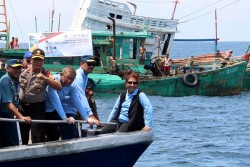 Susi Pimpin Langsung Penenggelaman Kapal Asing
