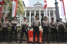 Foto Tangga Laki-Laki dan Perempuan Dipisah di SMP Negeri Jakarta Viral di Medsos, Dihujat Warganet - Harian Jogja