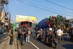 Puluhan Bonek yang Hendak ke Sleman Dicegat dan Dipulangkan ke Surabaya