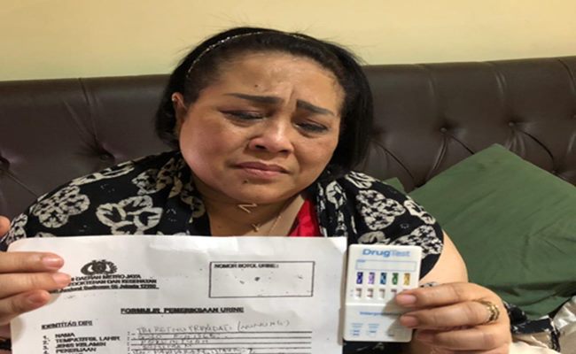 Warganet Kecewa Nunung Ditangkap karena Nyabu Warganet Kecewa Nunung Ditangkap karena Nyabu