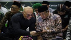 Datang ke PBNU, Deddy Corbuzier Resmi Jadi Anggota NU