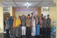 Penuhi Nazar, Gandung Pardiman Ajak 17 Warga Umrah Gratis 