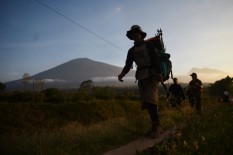 Pendakian Gunung Lawu Kembali Dibuka, Bupati Karanganyar Minta Jalur Dirawat