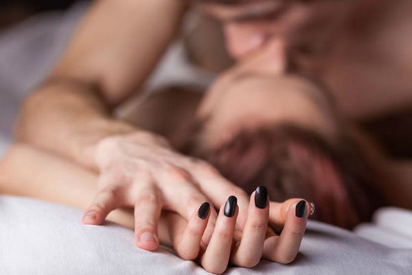 Ini Bahaya Menggunakan Air Liur untuk Pelumas Hubungan Seksual | Harianjogja.com - Harian Jogja