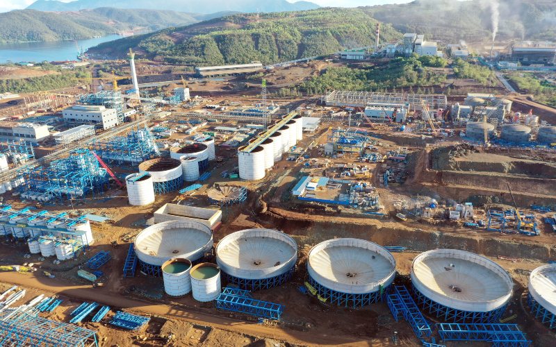 Luhut: Indonesia Bisa Jadi Produsen Baterai Mobil Listrik 2030