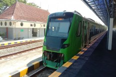 Ayah & Anak Segel Proyek Jalur Kereta Bandara Kulonprogo Gegara Masalah Ganti Rugi