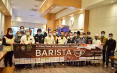 Hari Migran se-Dunia, WNI di Riyadh Berlatih jadi Barista   